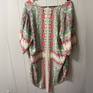 En créme floral kimono rose